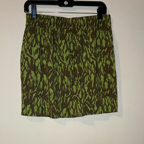 ⭐️Vera Moda Stylish Green and Brown Skirt - Picture 4 of 7